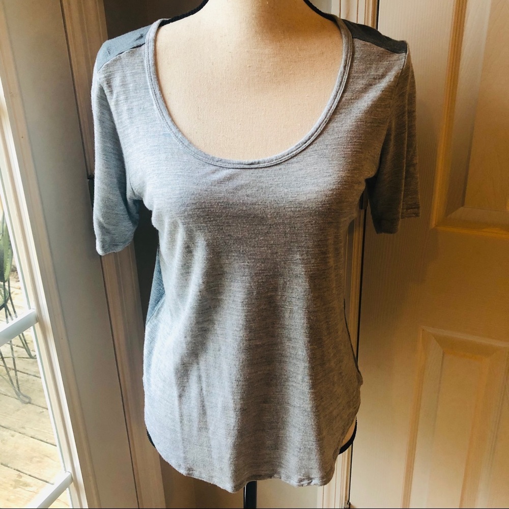 Woman’s Madewell  shirt blue gray round neck small